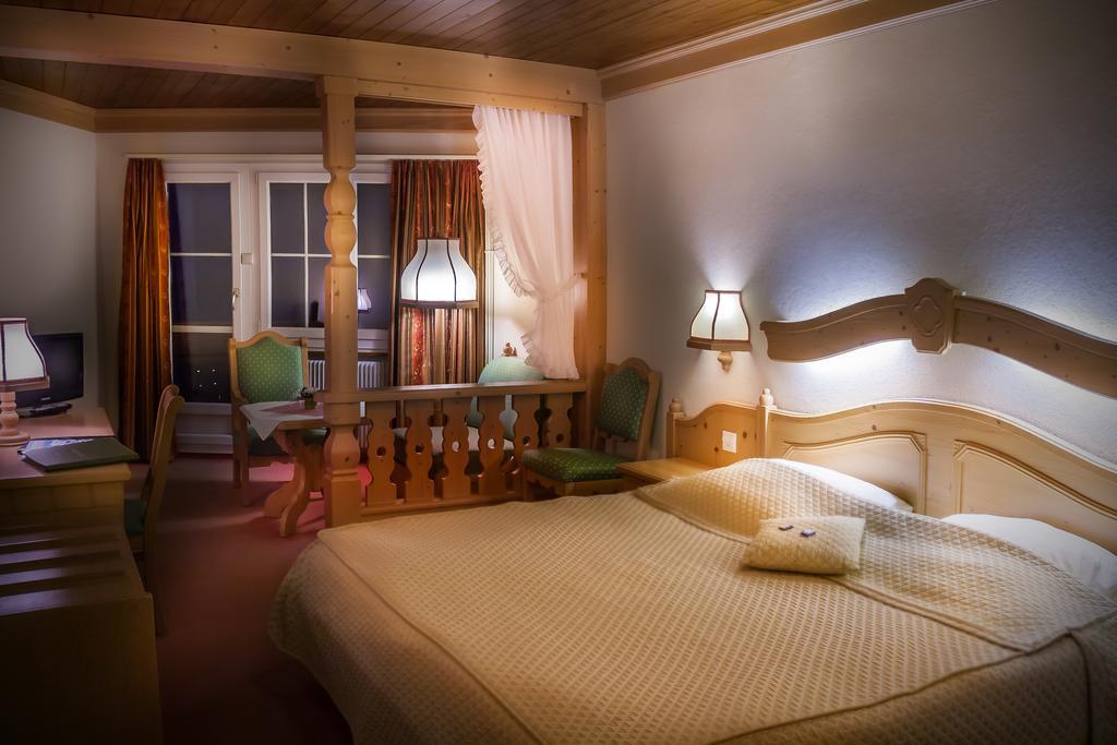 Seehotel Boutique Jaegerhof-Hubertus Faulensee Eksteriør billede