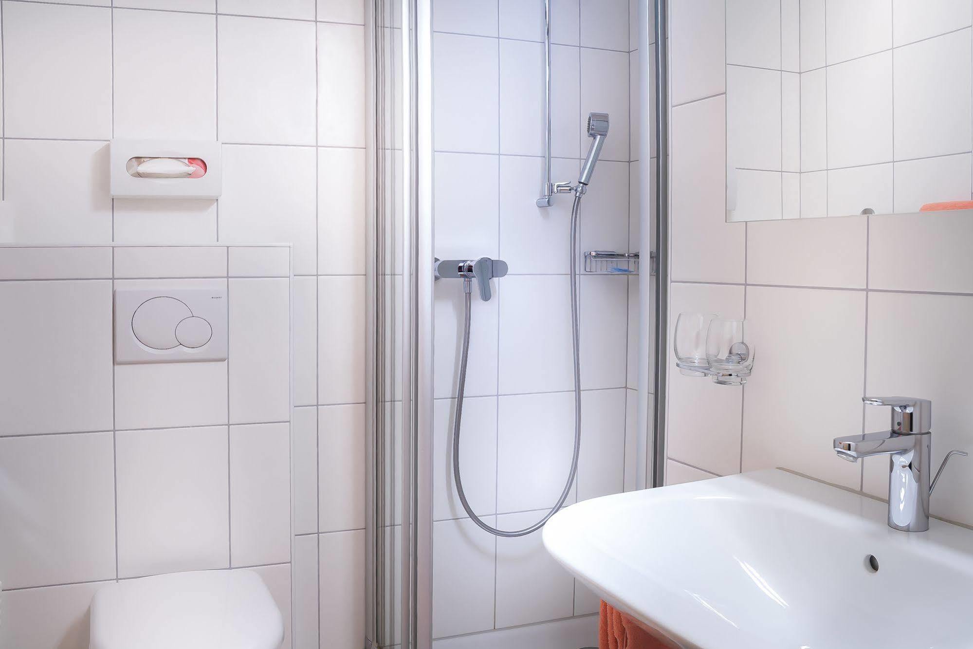 Seehotel Boutique Jaegerhof-Hubertus Faulensee Eksteriør billede